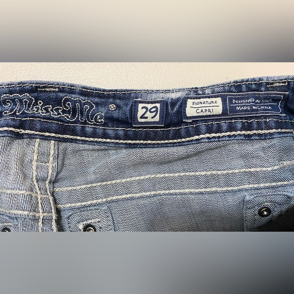 Miss Me Signature Capri Jeans Low Rise Embroidered Women’s Size 29 JP7287P - Picture 4 of 9